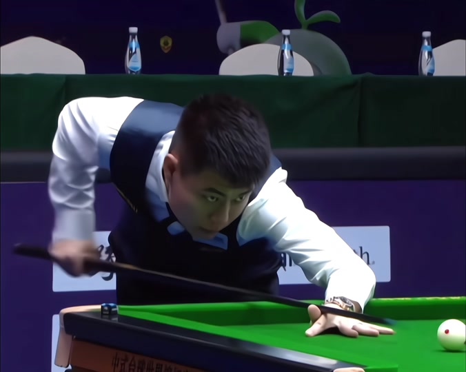 通过出色的 通过出色的