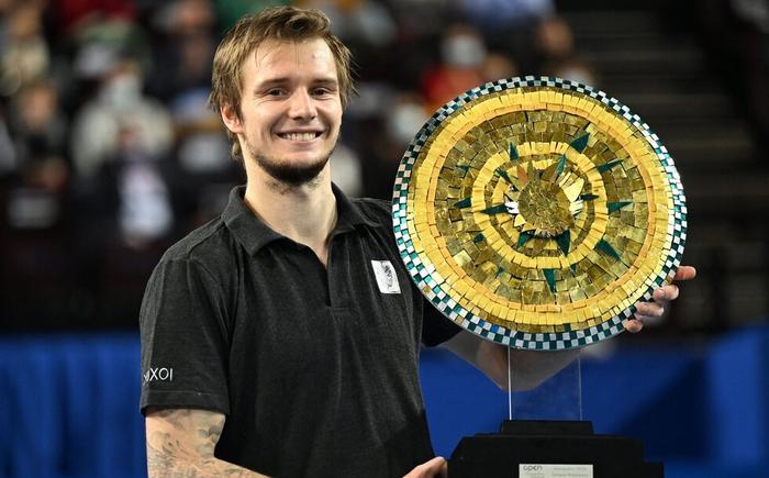 而是能在不 而是能在不